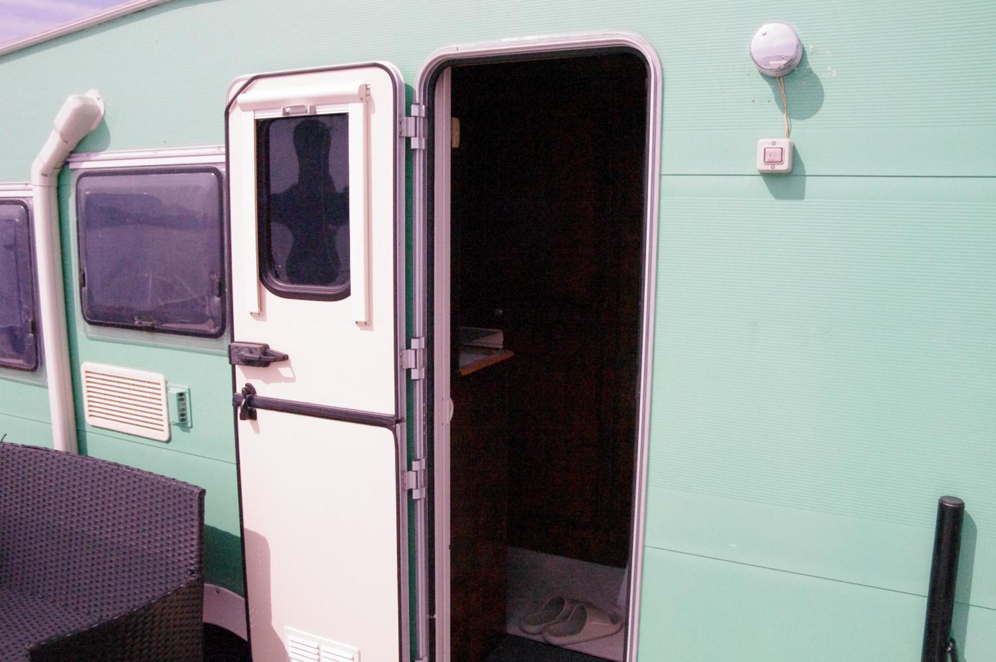 千代丸コンテナハウス Hotell Uwajima Exteriör bild