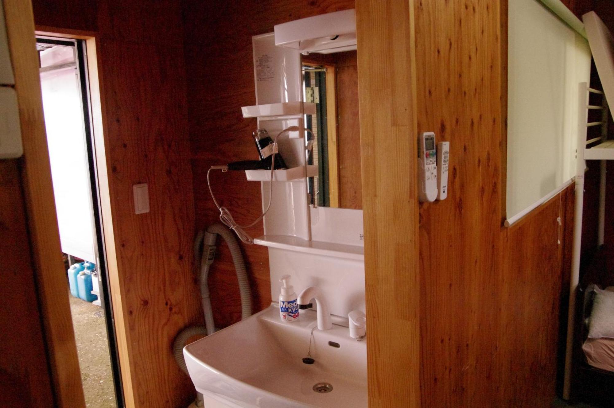 千代丸コンテナハウス Hotell Uwajima Exteriör bild
